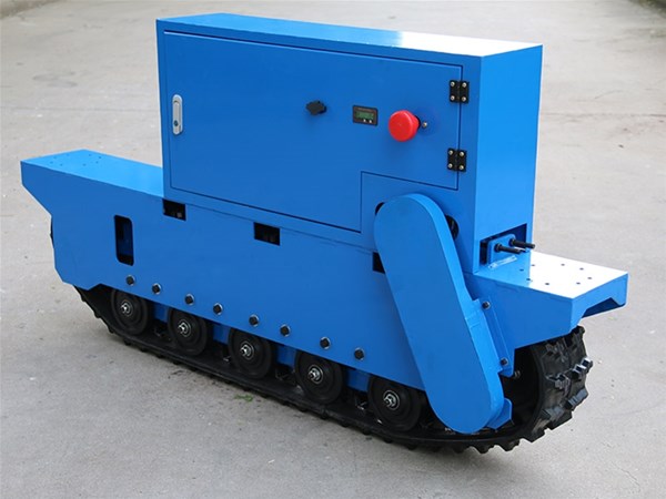 复杂地形稳如履平地！机器人履带底盘比轮式更抗造